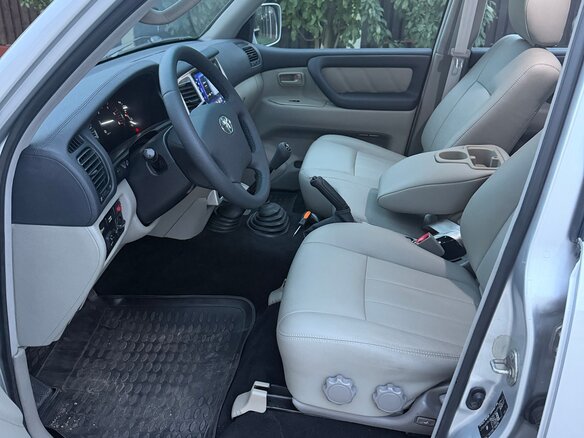 2007 Toyota Land Cruiser 100 Series Рестайлинг 2, серебристый, 4100000 рублей - вид 5
