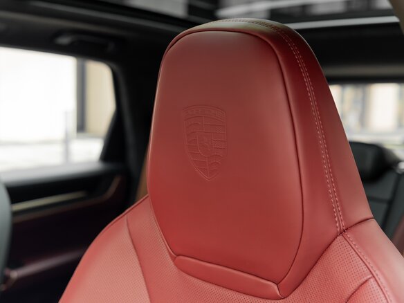 2026 Porsche Cayenne GTS III Рестайлинг, чёрный, 24900000 рублей - вид 23