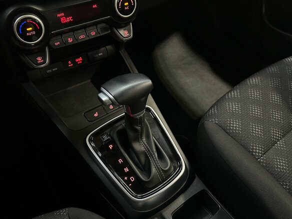 2020 Kia Rio IV, красный, 1470000 рублей - вид 19