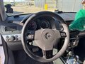 2010 Opel Astra GTC H Рестайлинг, белый, 520000 рублей - вид 5