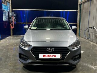 2019 Hyundai Solaris II, серый, 900000 рублей, вид 2
