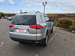 2015 Mitsubishi Pajero Sport II Рестайлинг, серебристый, 2450000 рублей, вид 4