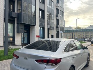 2019 Hyundai Sonata VII (LF) Рестайлинг, серебристый, 1350000 рублей, вид 3