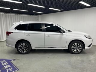2021 Mitsubishi Outlander III Рестайлинг 3, белый, 1987700 рублей, вид 5