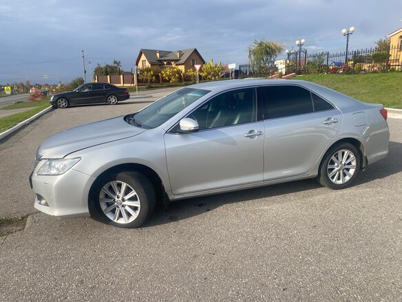 2013 Toyota Camry Japan Market VII (XV50), серебристый, 1550000 рублей - вид 2