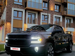 2018 Chevrolet Silverado Crew Cab 8-speed III (K2XX) Рестайлинг, чёрный, 4250000 рублей, вид 1