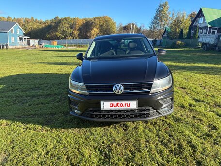 2018 Volkswagen Tiguan II, чёрный, 2185000 рублей, вид 3