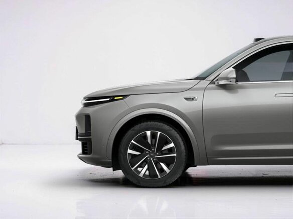 2025 Li Auto (Lixiang) L7 42.8 kWh I Рестайлинг, серебристый - вид 3