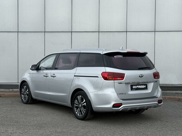 2018 Kia Carnival III, серый, 2150000 рублей - вид 1
