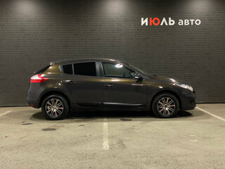2013 Renault Megane III Рестайлинг, коричневый, 730000 рублей, вид 4