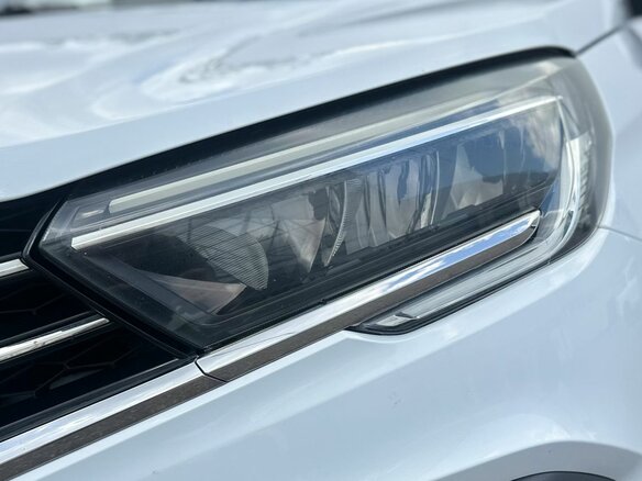 2024 Lada (ВАЗ) Vesta I Рестайлинг (NG), белый - вид 8