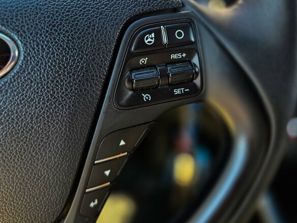 2018 Kia Ceed II Рестайлинг, белый, 1396000 рублей - вид 19