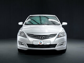 2014 Hyundai Solaris I Рестайлинг, серебристый, 749000 рублей, вид 2