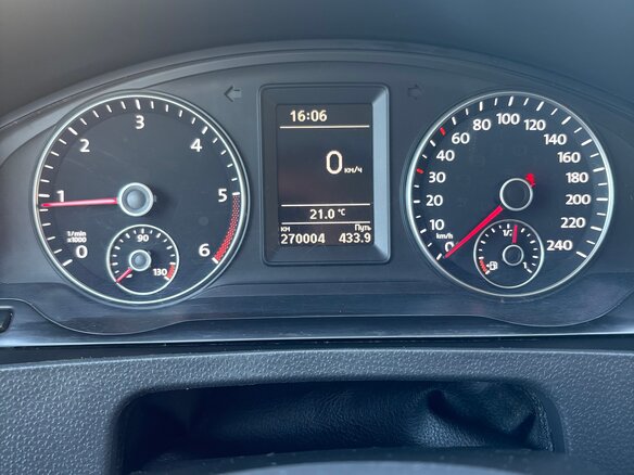 2013 Volkswagen Caravelle, белый, 2300000 рублей - вид 23