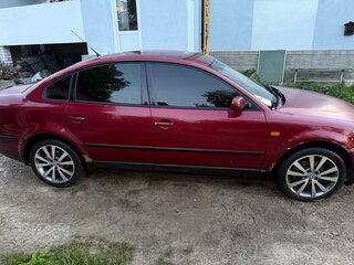 1997 Volkswagen Passat B5, красный, 300000 рублей, вид 3