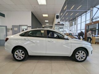 2026 Lada (ВАЗ) Vesta I Рестайлинг (NG), белый, 1890900 рублей, вид 5