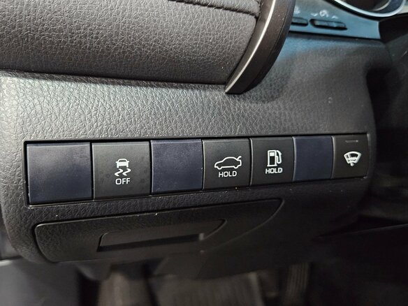 2021 Toyota Camry VIII (XV70) Рестайлинг, чёрный, 2219000 рублей - вид 16
