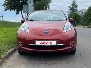 2011 Nissan Leaf (EM61) I (ZE0/AZE0), красный, 995000 рублей, вид 3