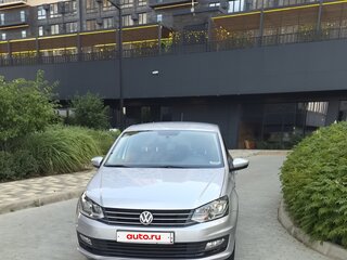 2019 Volkswagen Polo V Рестайлинг, серебристый, 1449000 рублей, вид 2