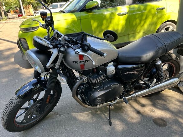 2017 Triumph Street Twin, серебристый, 888888 рублей - вид 1