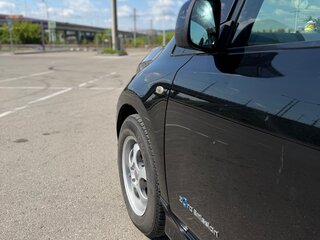 2013 Nissan Leaf (EM57) I (ZE0/AZE0), чёрный, 1500000 рублей, вид 5