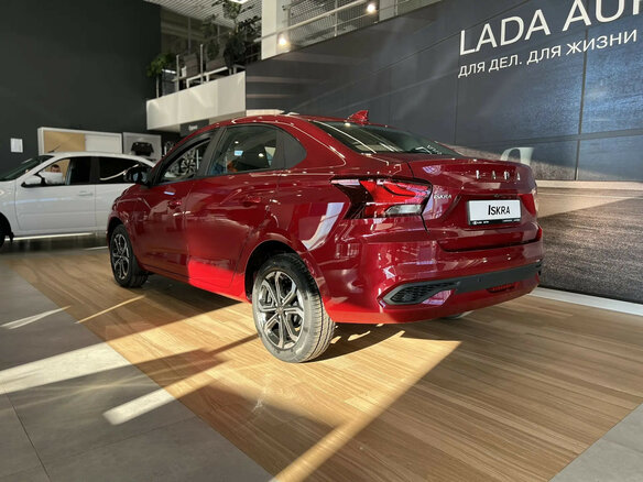 2026 Lada (ВАЗ) Iskra, красный, 1627000 рублей - вид 4