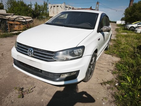 2017 Volkswagen Polo V Рестайлинг, белый, 783000 рублей, вид 4
