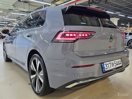 2026 Volkswagen Golf VIII Рестайлинг, серый, 3126470 рублей, вид 5