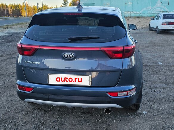 2018 Kia Sportage IV Рестайлинг, синий, 1850000 рублей - вид 2