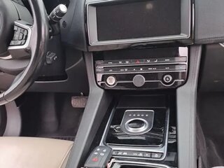 2020 Jaguar F-Pace I, серый, 3250000 рублей, вид 5
