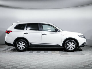 2017 Mitsubishi Outlander III Рестайлинг 2, белый, 1449000 рублей, вид 4