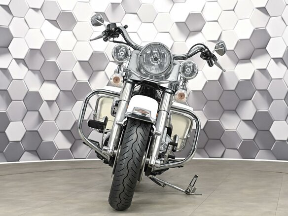 2006 Harley-Davidson Road King, белый, 777000 рублей - вид 4