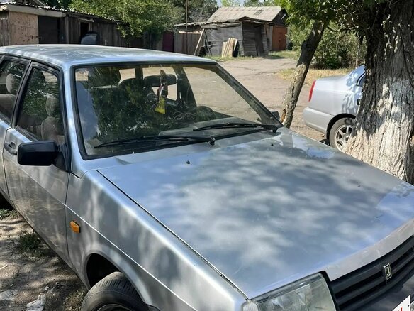 2003 Lada (ВАЗ) 2109, серебристый, 130000 рублей - вид 4