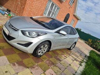 2015 Hyundai Elantra VI (AD), серебристый, 1200000 рублей, вид 3