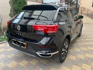 2019 Volkswagen T-Roc I, чёрный, 2050000 рублей, вид 3