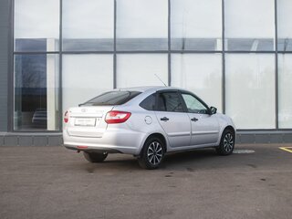 2018 Lada (ВАЗ) Granta I, серебристый, 470000 рублей, вид 2