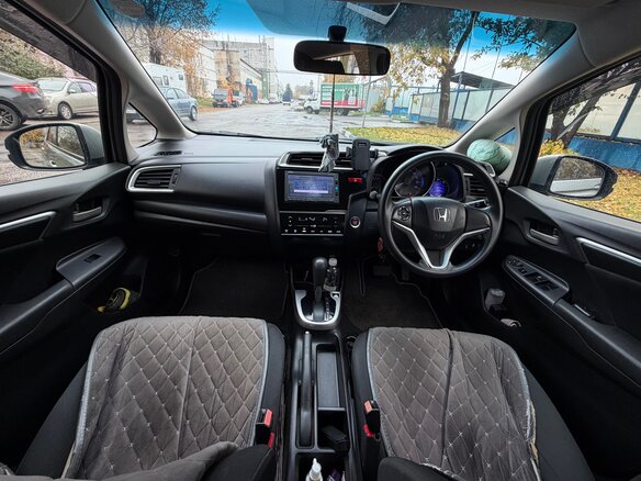 2016 Honda Fit III, серый, 1050000 рублей - вид 4