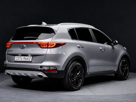 2022 Kia Sportage IV Рестайлинг, серебристый, 1750000 рублей, вид 3