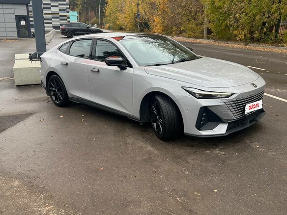 2024 Changan UNI-V I, серебристый, 2300000 рублей - вид 3