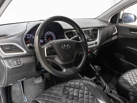 2018 Hyundai Solaris II, белый, 1100000 рублей, вид 5