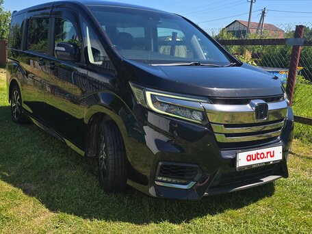 2017 Honda Stepwgn Spada V, чёрный, 1900000 рублей, вид 3