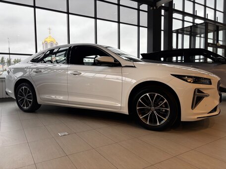 2026 Geely Preface I, белый, 3329990 рублей, вид 4