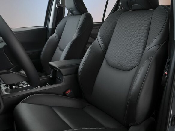 2026 Toyota Hilux IX, белый, 8899000 рублей - вид 5