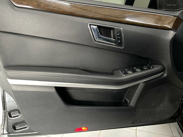 2010 Mercedes-Benz E-Класс 200 5G-Tronic IV (W212, S212, C207), чёрный - вид 17