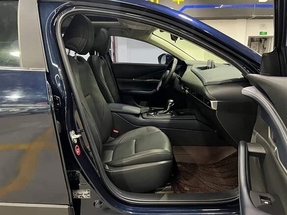 2021 Mazda CX-30 I, синий, 1550444 рублей - вид 13