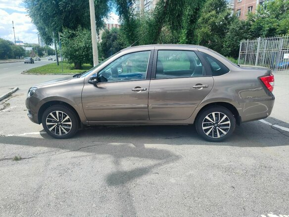 2026 Lada (ВАЗ) Granta I Рестайлинг, коричневый - вид 3