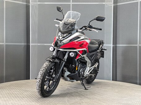 2021 Honda NC 750X, красный, 945000 рублей, вид 4