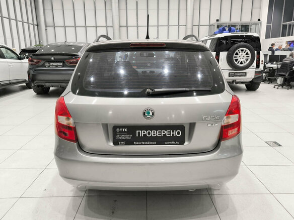 2012 Skoda Fabia II Рестайлинг, серый, 580000 рублей - вид 5