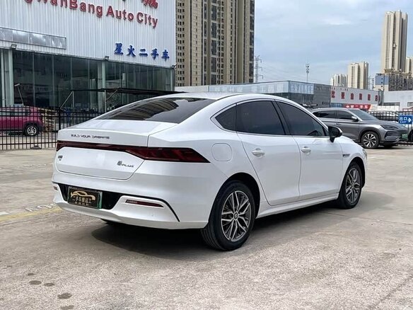 2024 BYD Qin Plus EV 400 I, белый, 1600200 рублей - вид 5