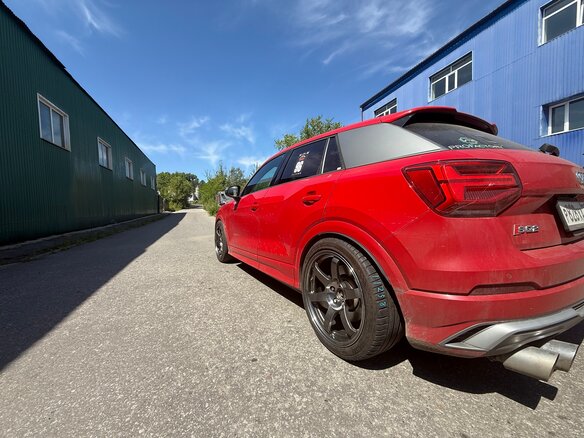 2019 Audi SQ2 I, красный, 3650000 рублей - вид 2